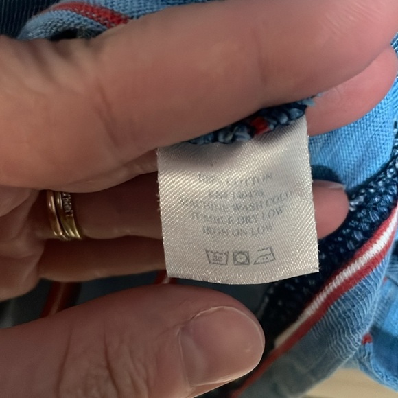 Faherty size Medium Blue, Gray, and Red Striped Short Sleeve T-shirt with Pocket - Picture 6 of 7